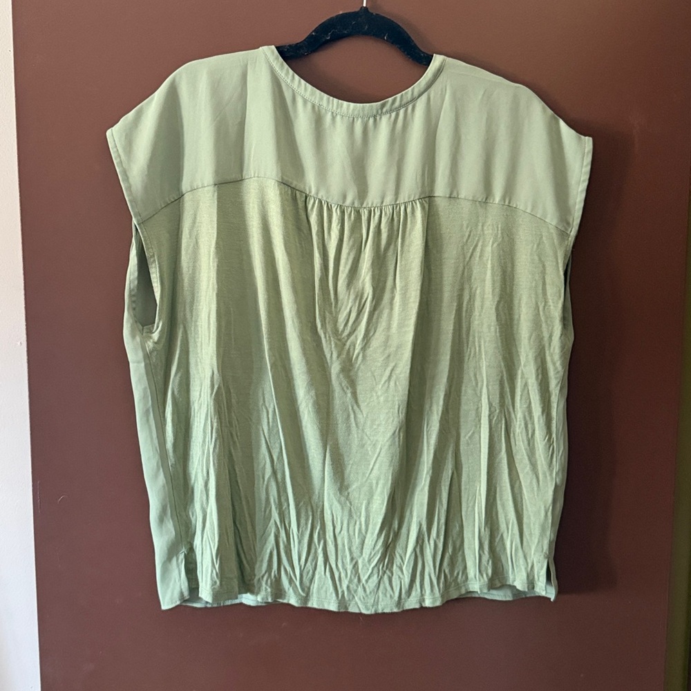 LOFT Pale Green Blouse - Picture 4 of 6